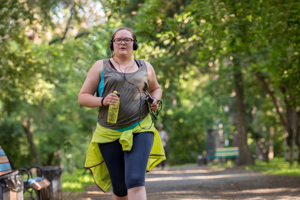 runner drinking water